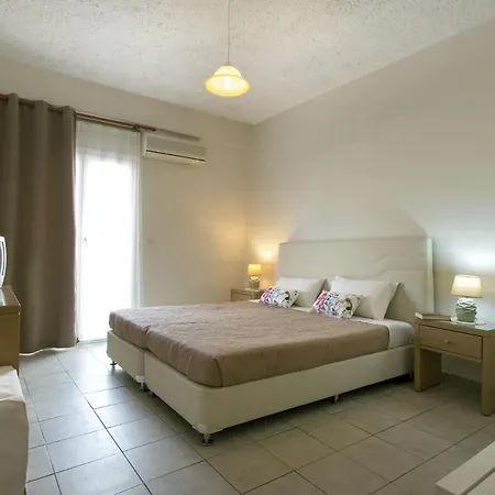 فندق Kormoranos 3*