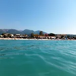 فندق Kormoranos أخارافي